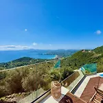 Elysian Hill With Private Pool By Dadovillas Vila