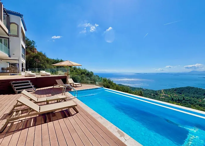 Elysian Hill With Private Pool By Dadovillas Villa